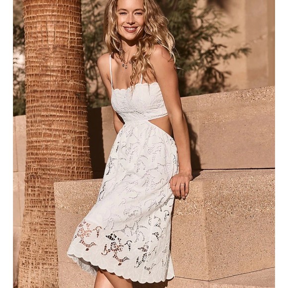 Express cutout lace scalloped midi dress Small - Picture 1 of 3